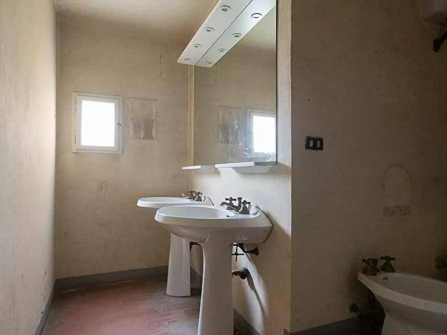 Immagine 47 di Appartamento in vendita  a Pisa