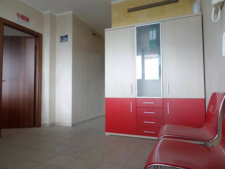 Immagine 5 di Ufficio in vendita  a Bientina