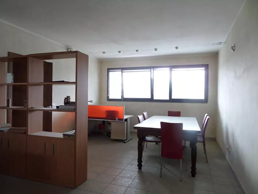 Immagine 2 di Ufficio in vendita  a Bientina