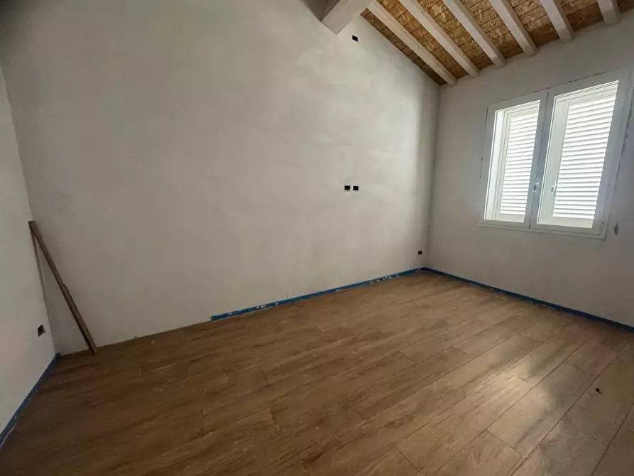 Immagine 5 di Casa bifamiliare in vendita  a Pontedera