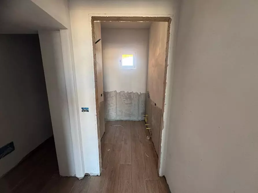 Immagine 11 di Casa bifamiliare in vendita  a Pontedera