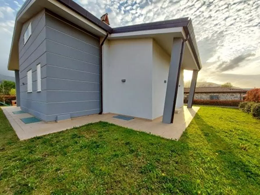 Immagine 22 di Villa in vendita  a Capannori