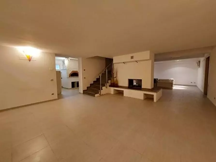 Immagine 17 di Villa in vendita  a Capannori