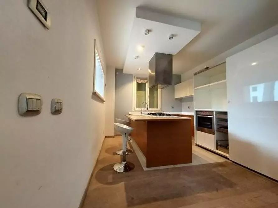 Immagine 7 di Villa in vendita  a Capannori