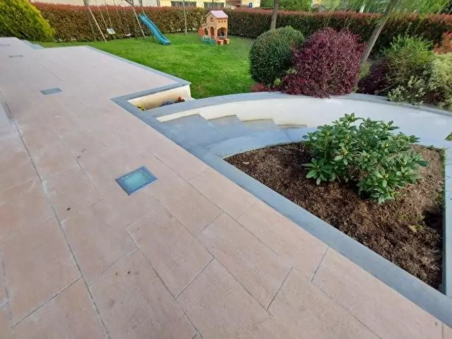 Immagine 20 di Villa in vendita  a Capannori