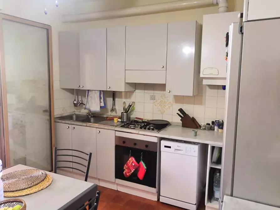 Immagine 2 di Appartamento in vendita  a Pisa