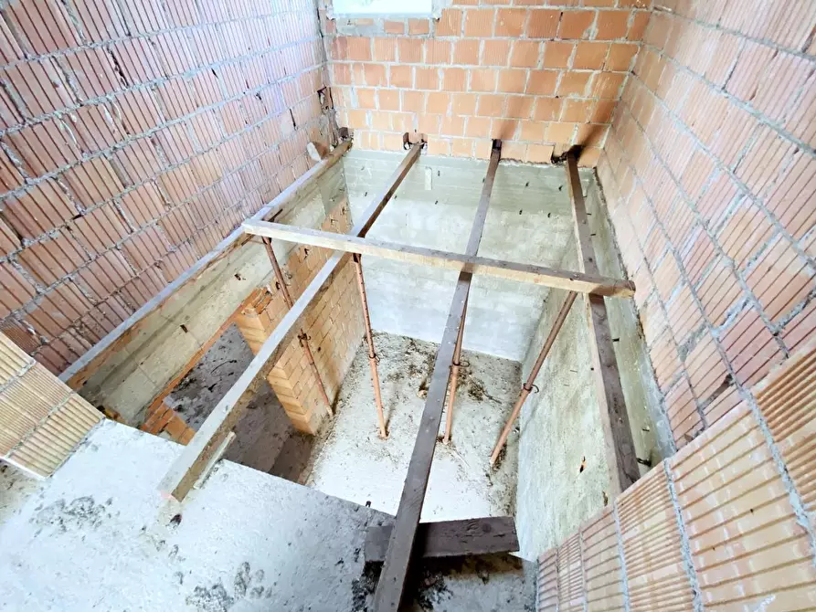 Immagine 26 di Rustico / casale in vendita  a Camaiore