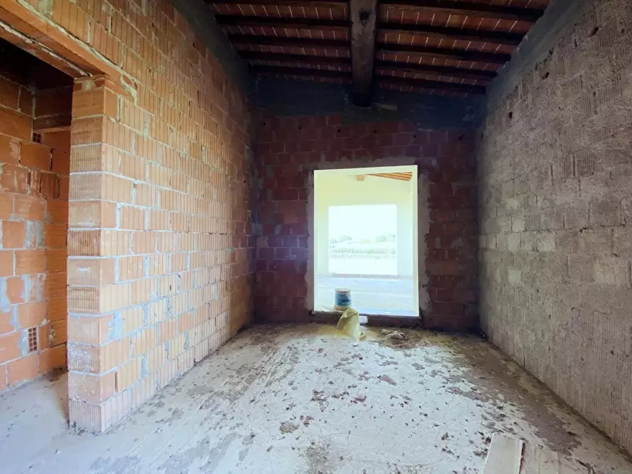 Immagine 28 di Rustico / casale in vendita  a Camaiore