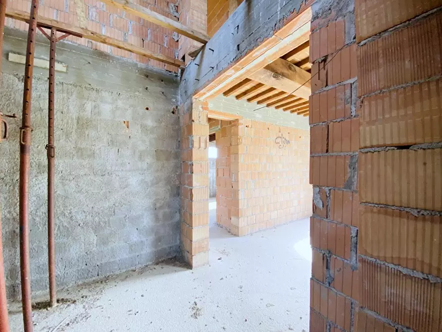 Immagine 10 di Rustico / casale in vendita  a Camaiore