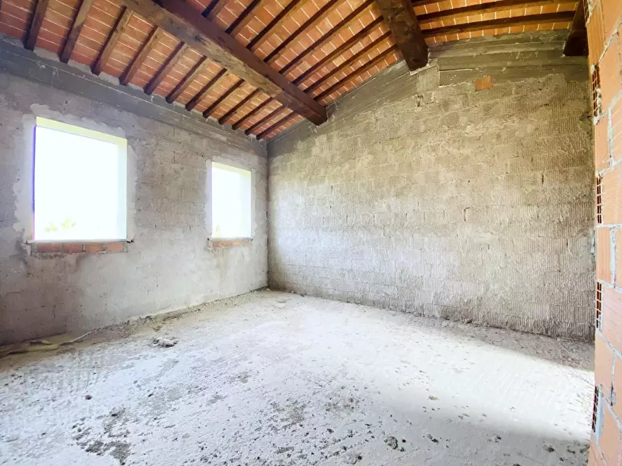 Immagine 22 di Rustico / casale in vendita  a Camaiore