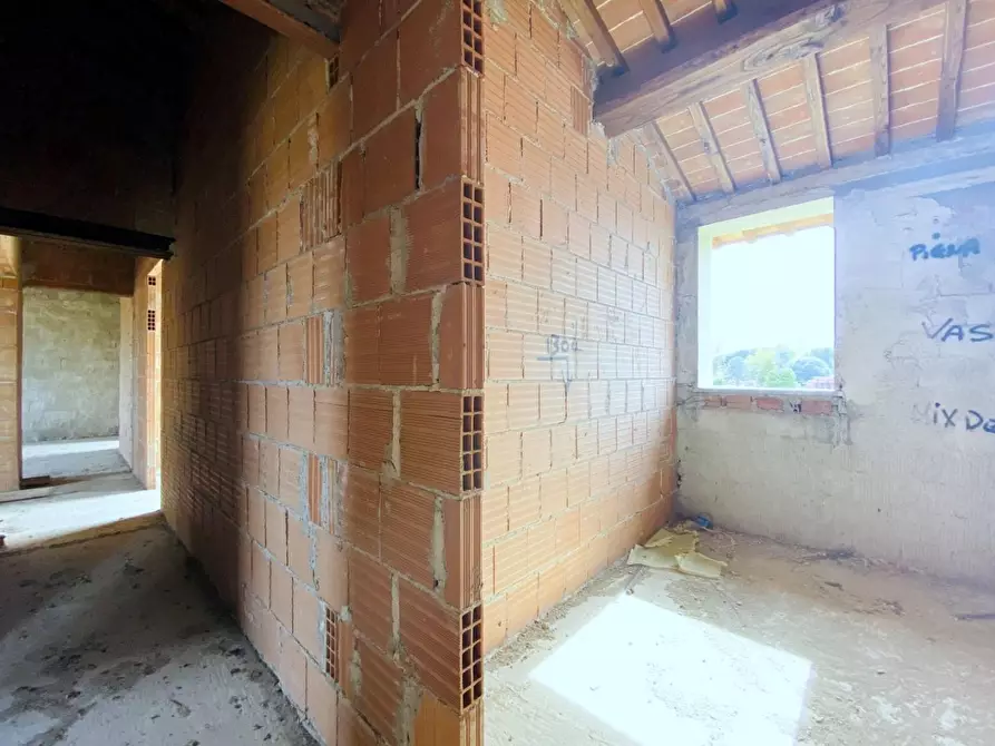 Immagine 16 di Rustico / casale in vendita  a Camaiore