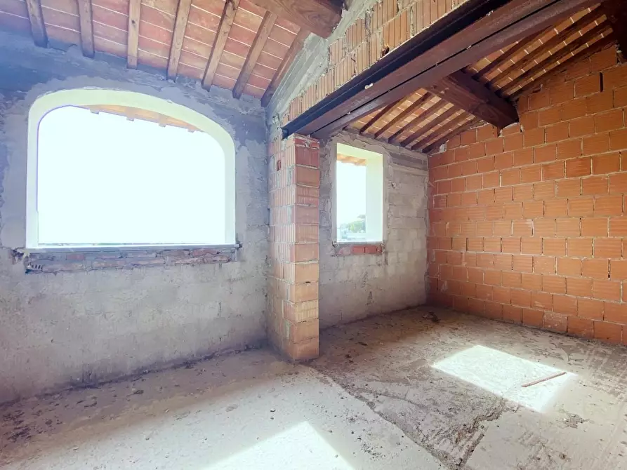 Immagine 19 di Rustico / casale in vendita  a Camaiore