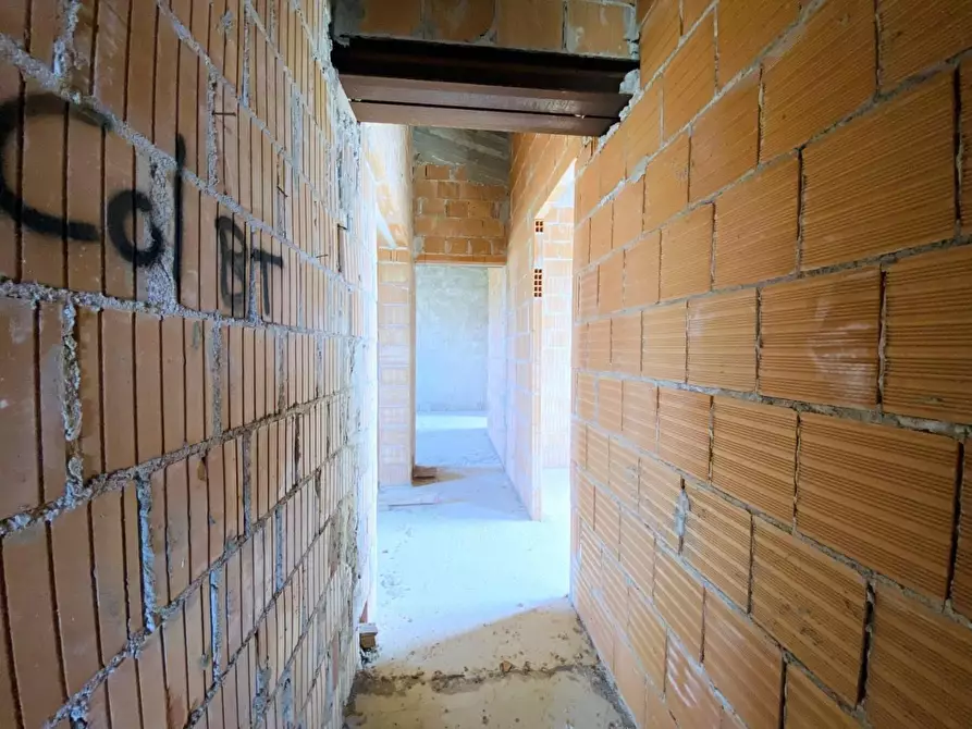 Immagine 17 di Rustico / casale in vendita  a Camaiore