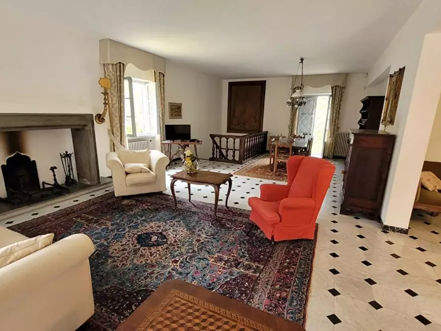 Immagine 8 di Villa in vendita  a Camaiore