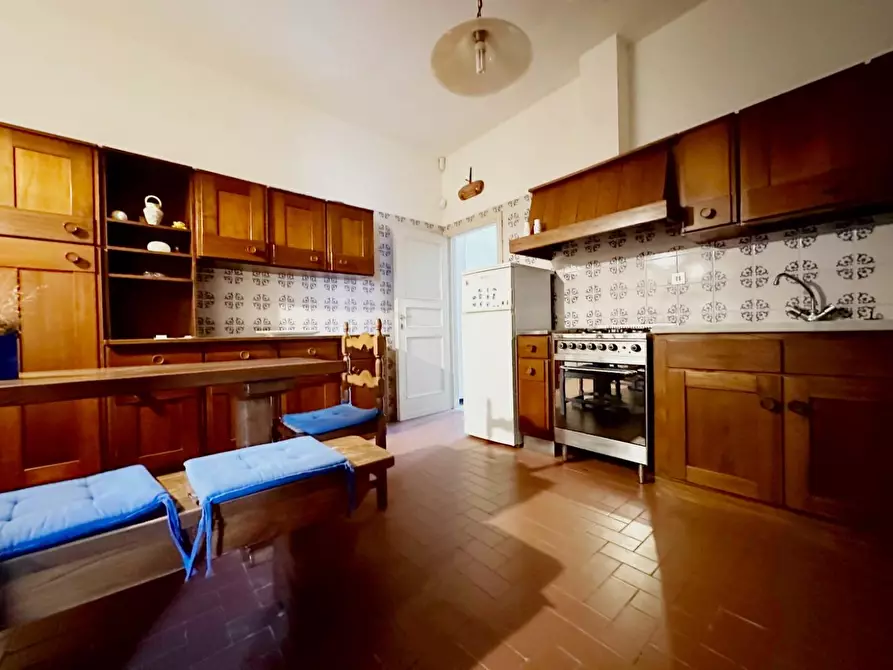 Immagine 12 di Villa in vendita  a Camaiore