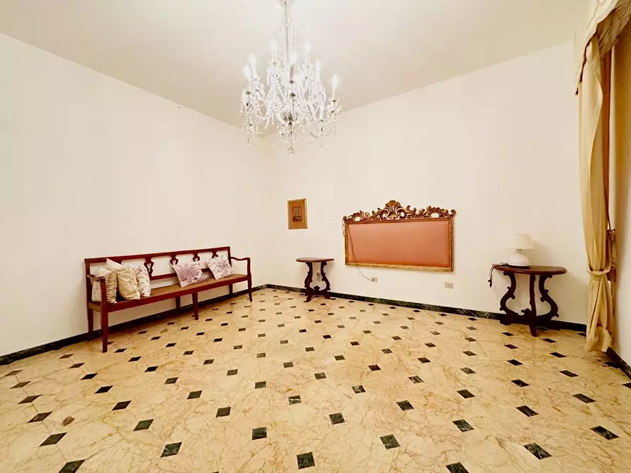 Immagine 33 di Villa in vendita  a Camaiore