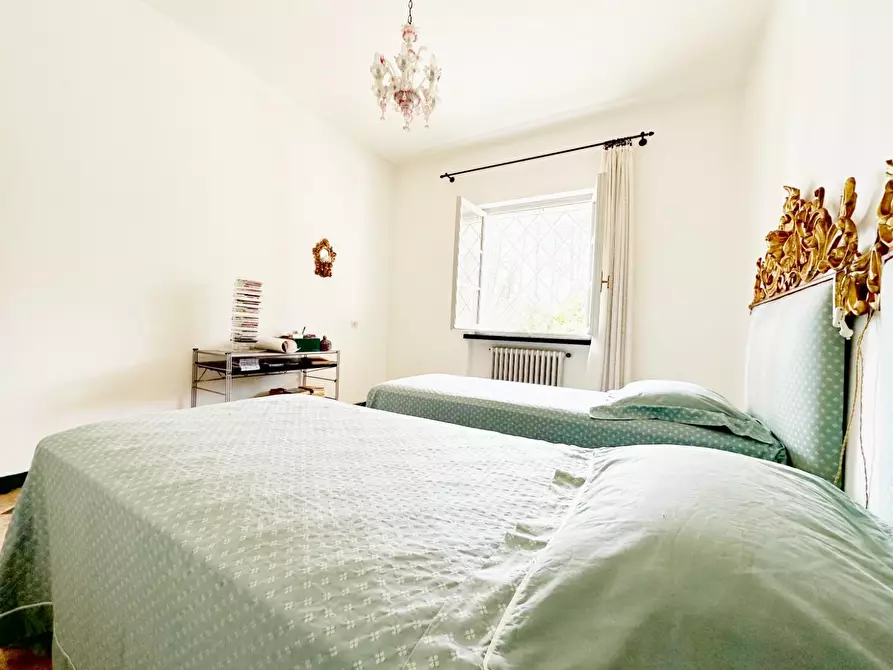 Immagine 19 di Villa in vendita  a Camaiore