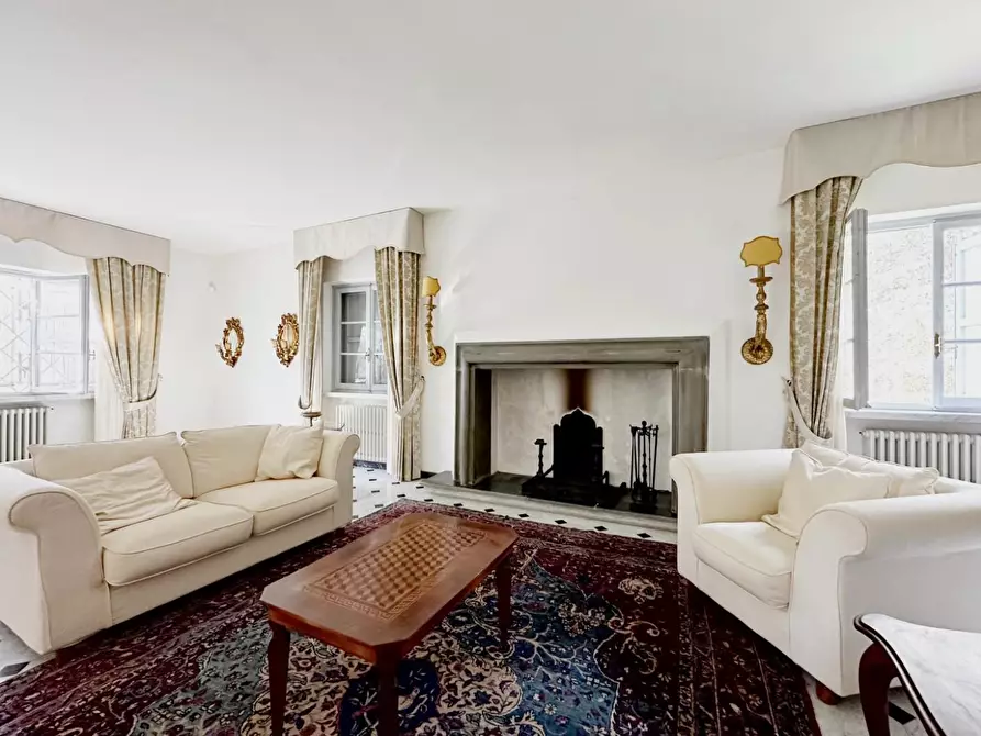 Immagine 8 di Villa in vendita  a Camaiore