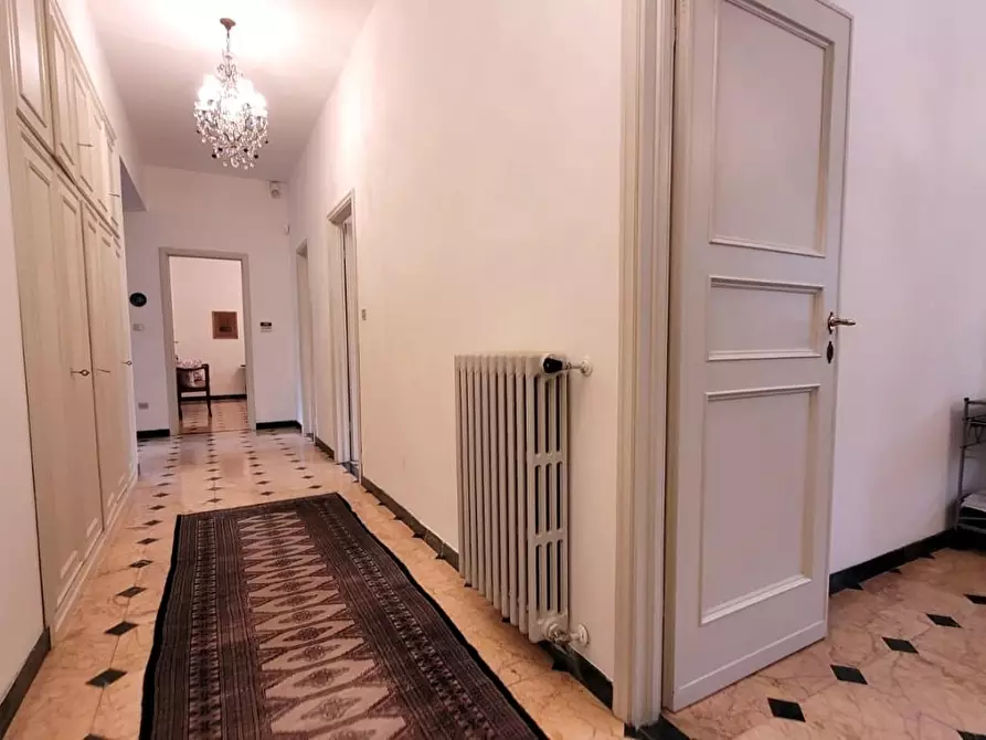 Immagine 13 di Villa in vendita  a Camaiore