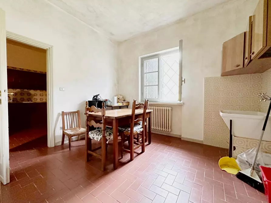 Immagine 46 di Villa in vendita  a Camaiore