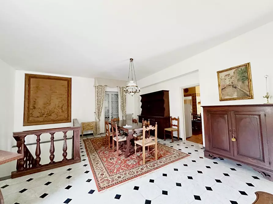 Immagine 10 di Villa in vendita  a Camaiore