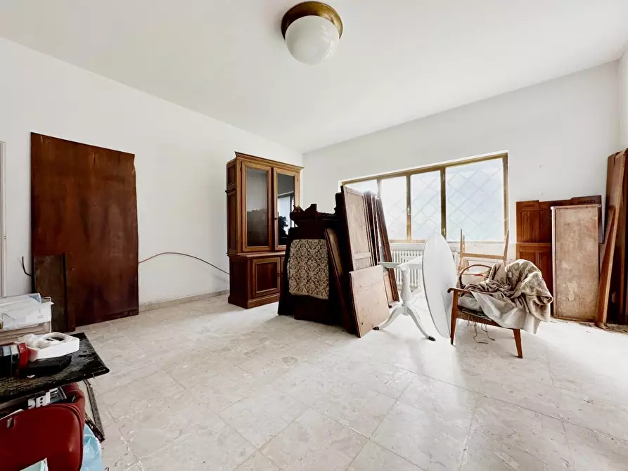 Immagine 49 di Villa in vendita  a Camaiore