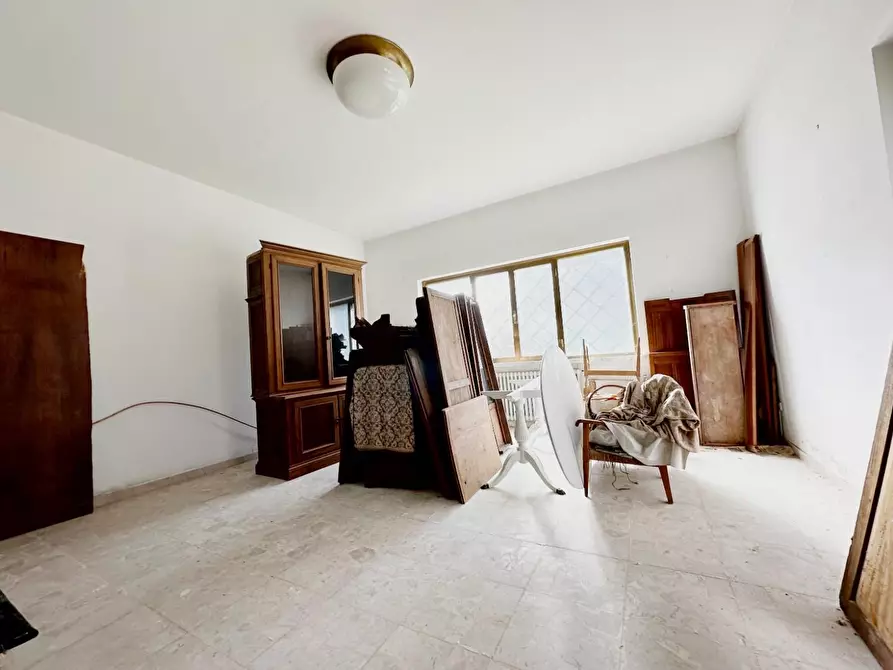 Immagine 50 di Villa in vendita  a Camaiore