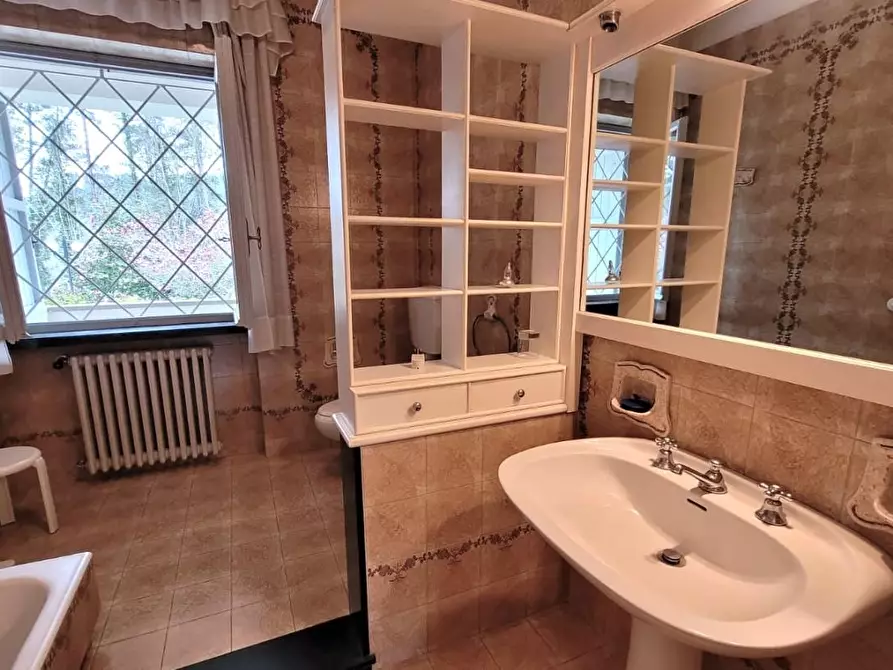 Immagine 20 di Villa in vendita  a Camaiore