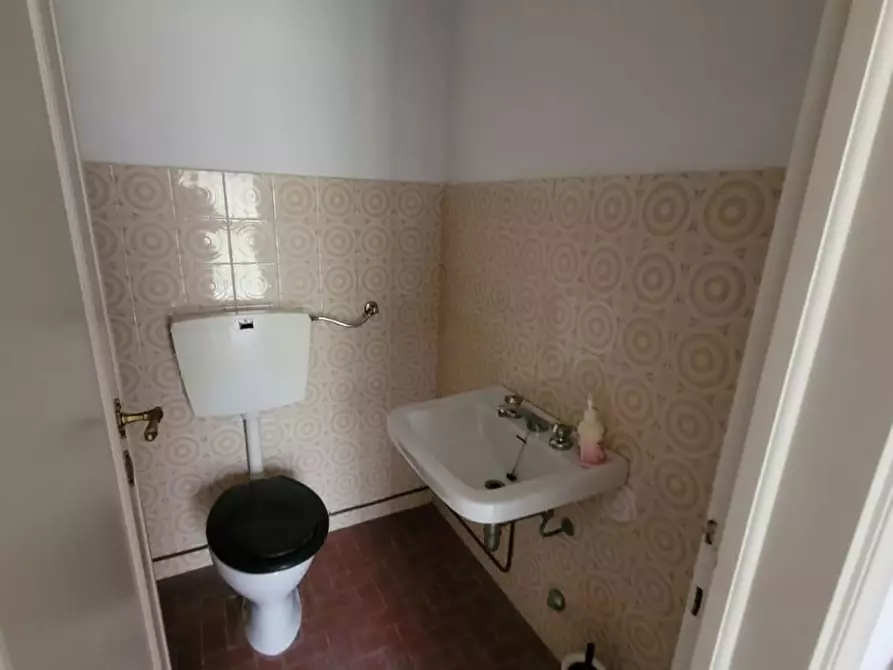 Immagine 37 di Villa in vendita  a Camaiore