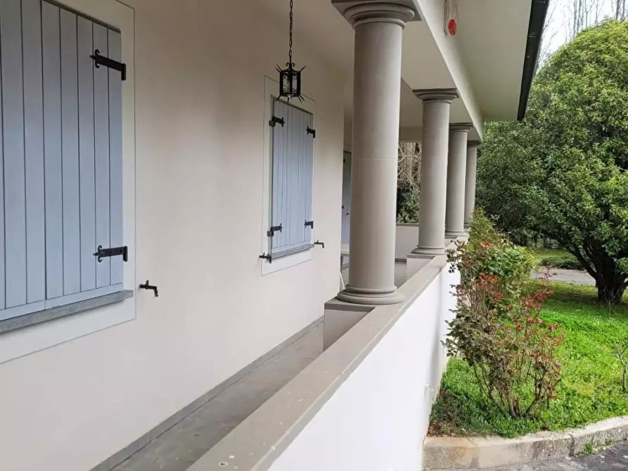 Immagine 41 di Villa in vendita  a Camaiore