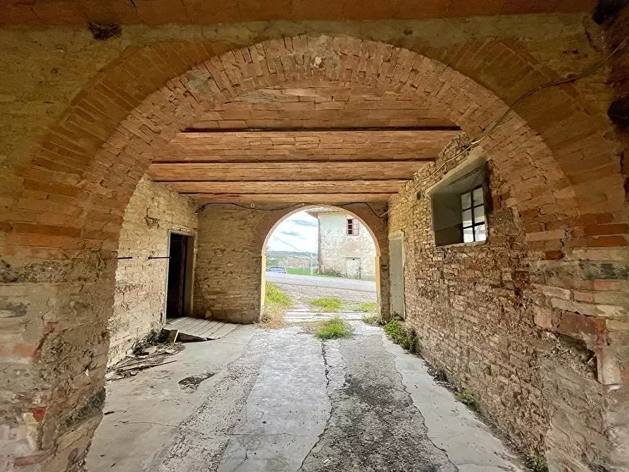Immagine 10 di Casa colonica in vendita  a Certaldo