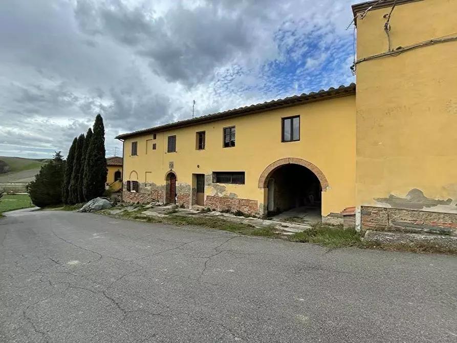 Immagine 11 di Casa colonica in vendita  a Certaldo