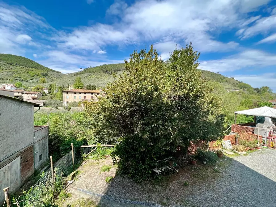 Immagine 35 di Porzione di casa in vendita  a Capannori
