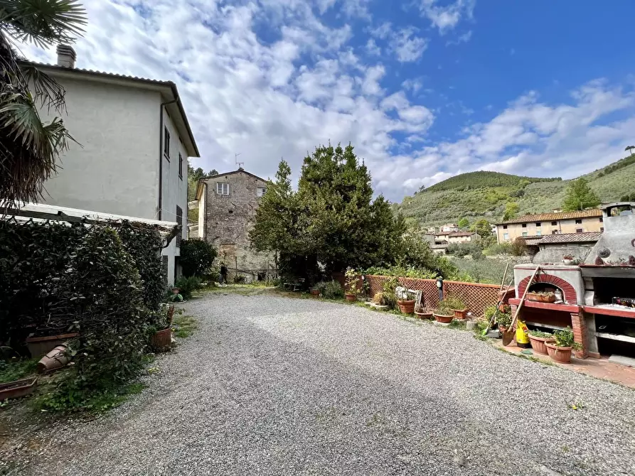 Immagine 36 di Porzione di casa in vendita  a Capannori