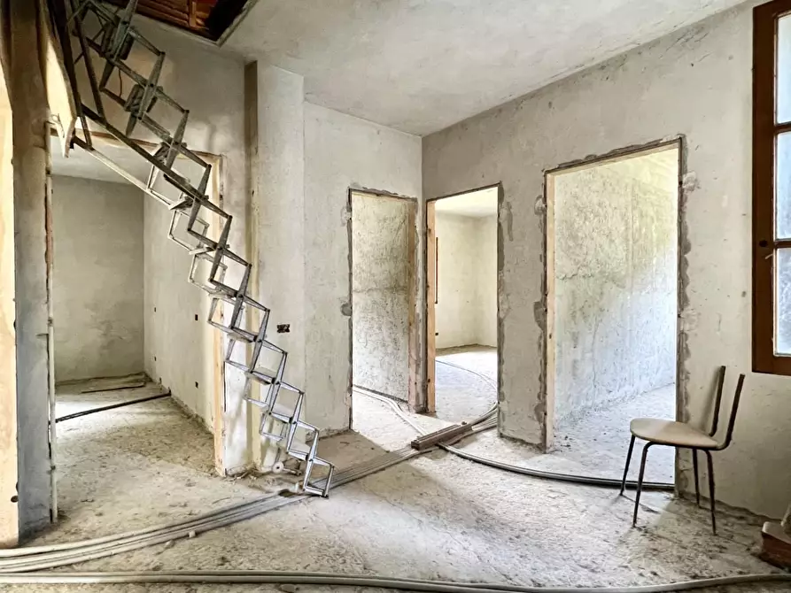 Immagine 10 di Porzione di casa in vendita  a Capannori