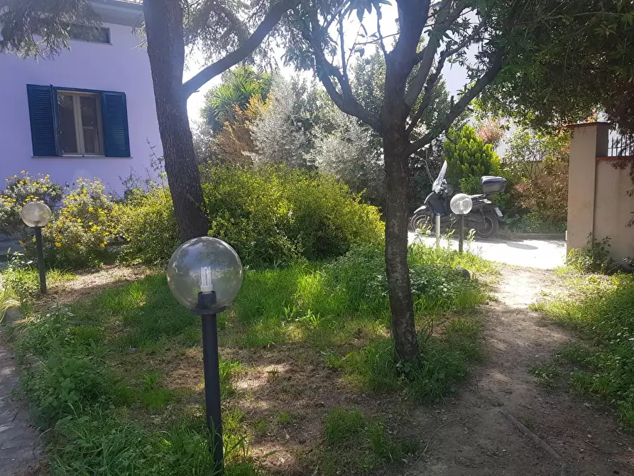 Immagine 12 di Villa in vendita  a Cascina