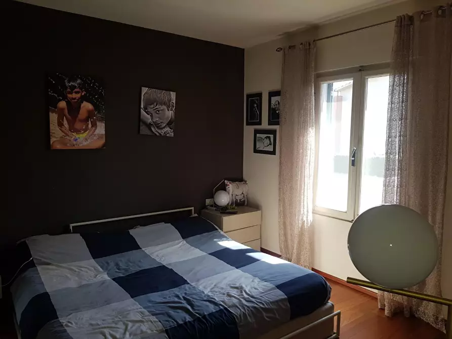 Immagine 5 di Villa in vendita  a Cascina