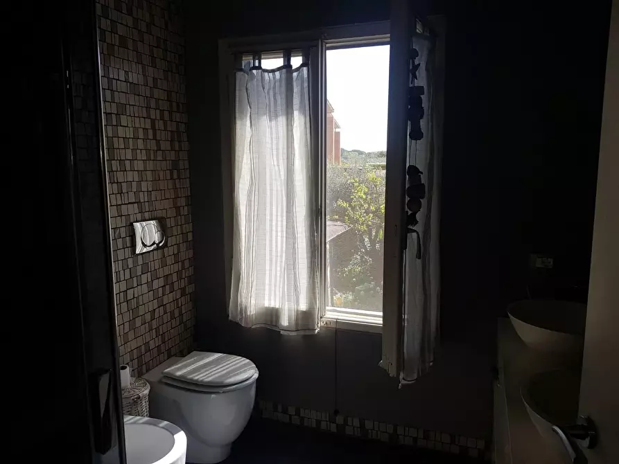 Immagine 7 di Villa in vendita  a Cascina