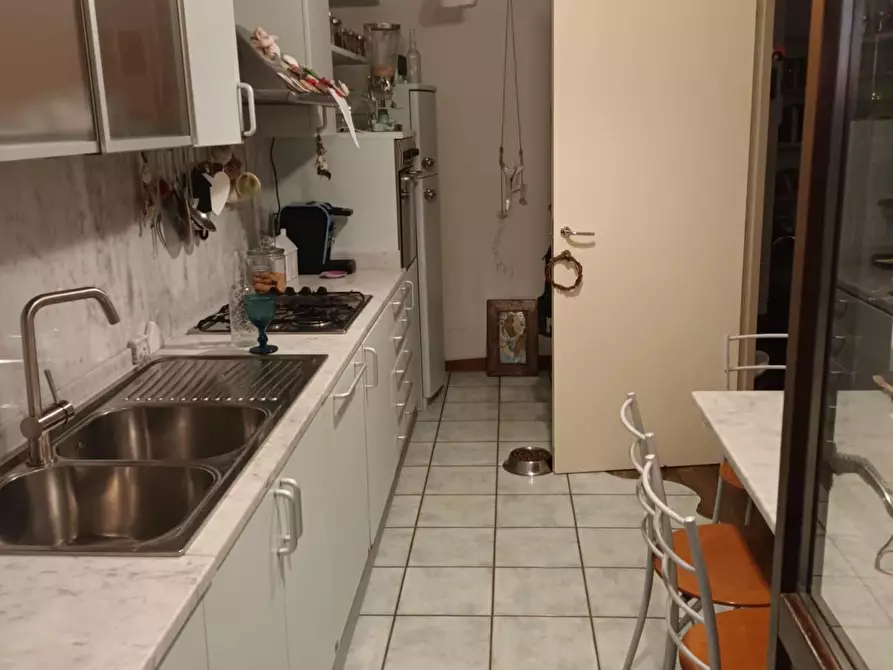 Immagine 7 di Appartamento in vendita  a Carrara