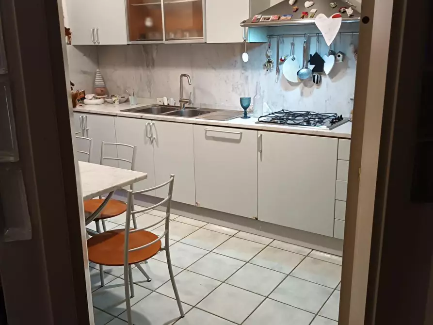 Immagine 6 di Appartamento in vendita  a Carrara