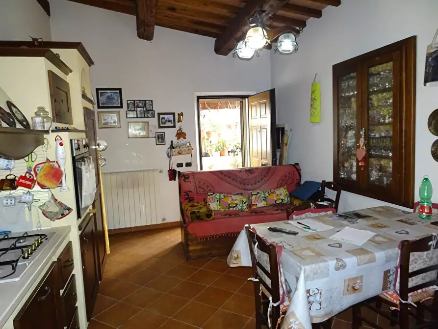Immagine 4 di Porzione di casa in vendita  a Palaia