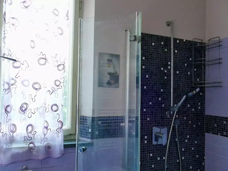 Immagine 3 di Villa in vendita  a Cascina