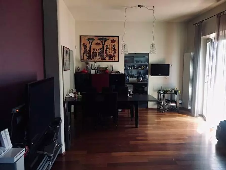 Immagine 17 di Villa in vendita  a Cascina