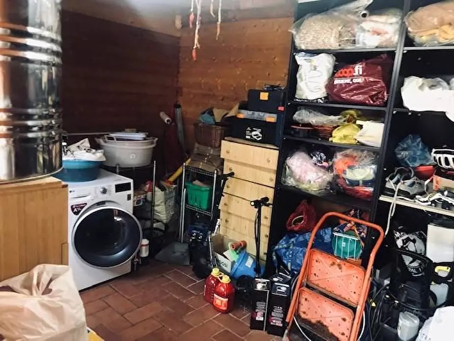 Immagine 15 di Villa in vendita  a Cascina