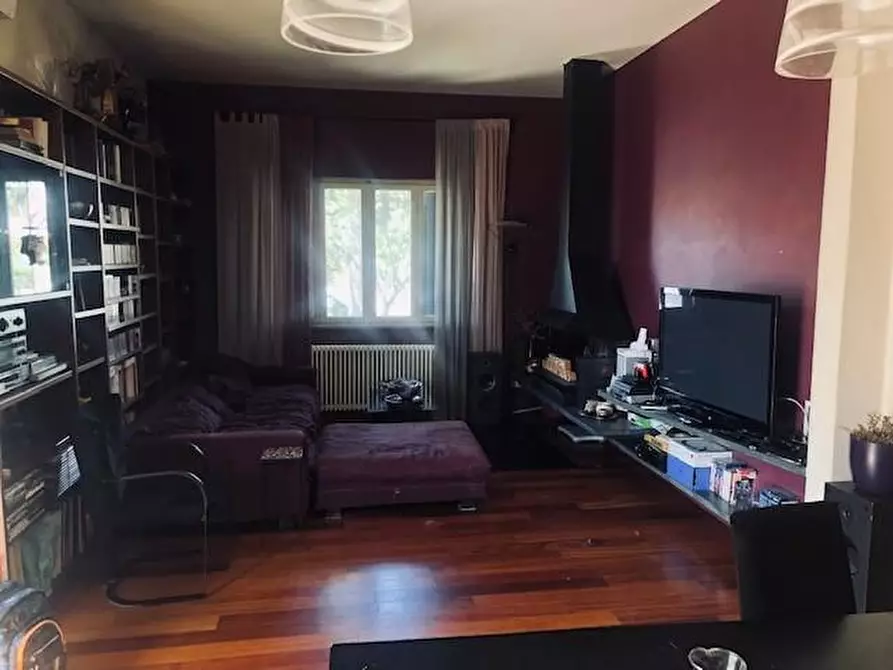 Immagine 16 di Villa in vendita  a Cascina