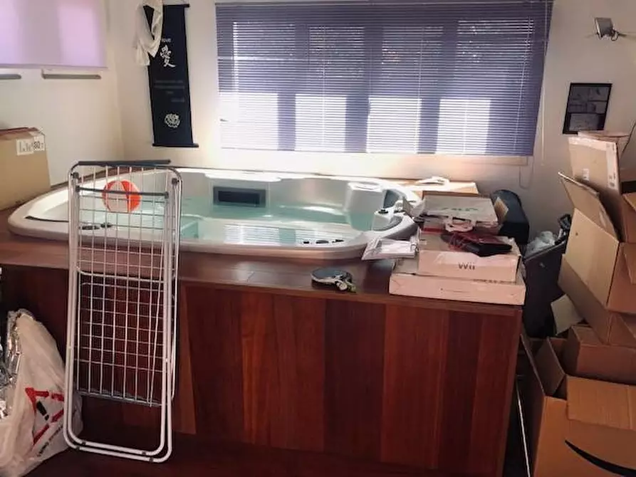 Immagine 13 di Villa in vendita  a Cascina