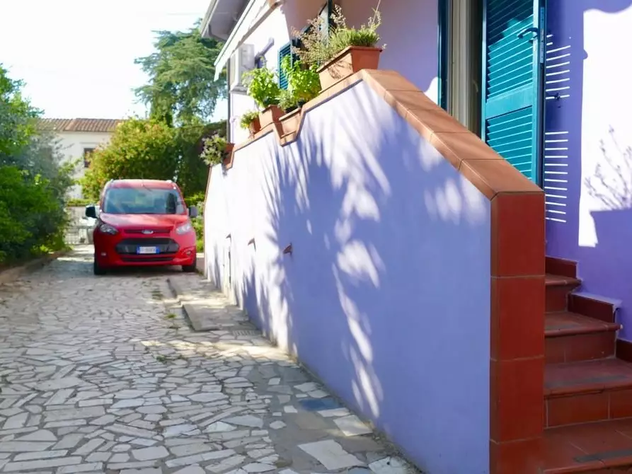 Immagine 4 di Villa in vendita  a Cascina