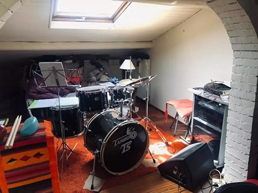 Immagine 25 di Villa in vendita  a Cascina