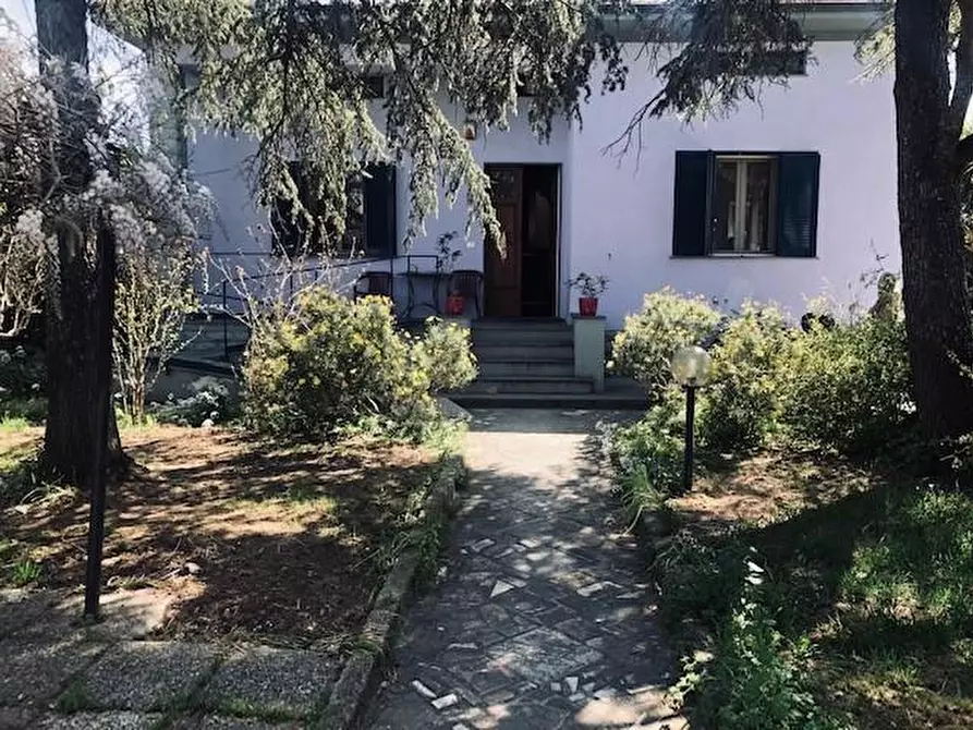 Immagine 10 di Villa in vendita  a Cascina