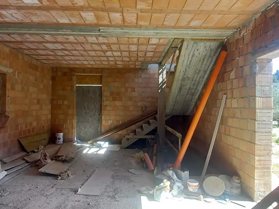 Immagine 10 di Deposito in vendita  a Gambassi Terme